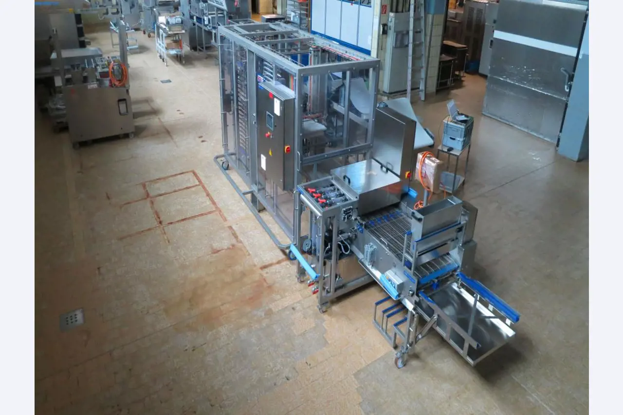 Bakery machines of a large bakery -4