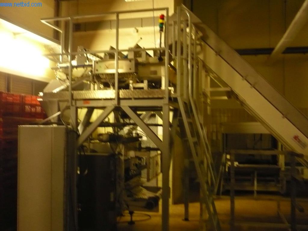 Pekařské stroje ve velké pekárně-1