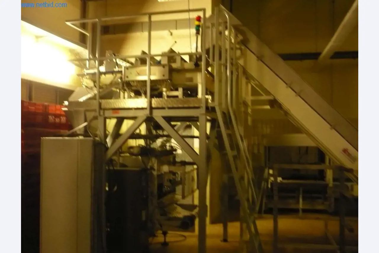 Máquinas de padaria numa grande padaria-1