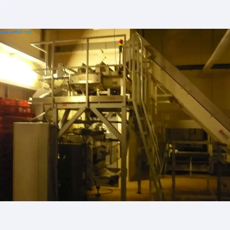 Máquinas de padaria numa grande padaria-1