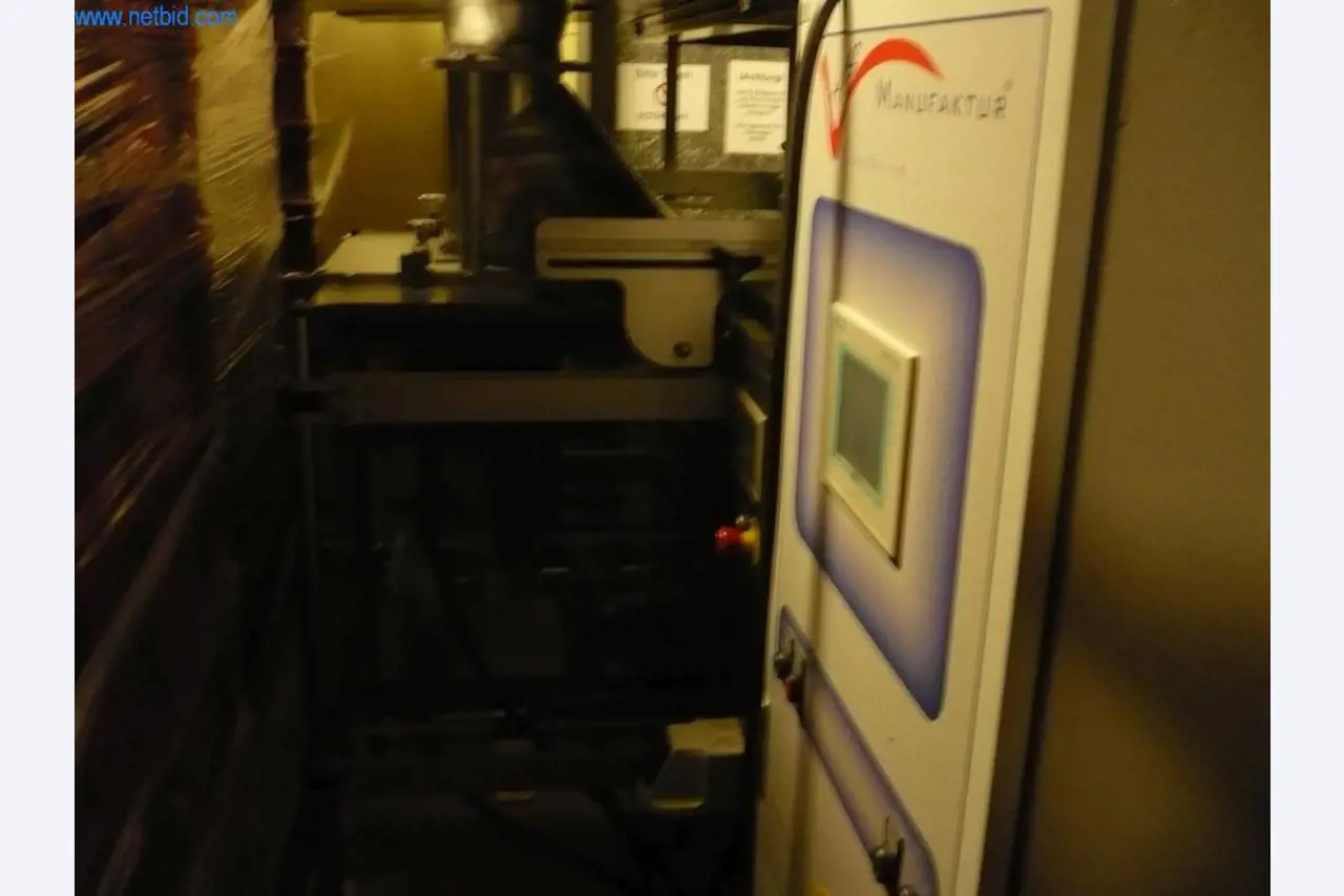 Máquinas de padaria numa grande padaria-2