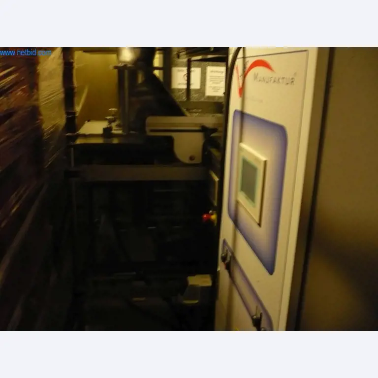 Máquinas de padaria numa grande padaria-2