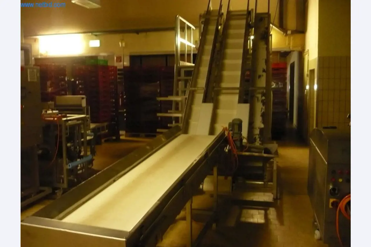 Máquinas de padaria numa grande padaria-3