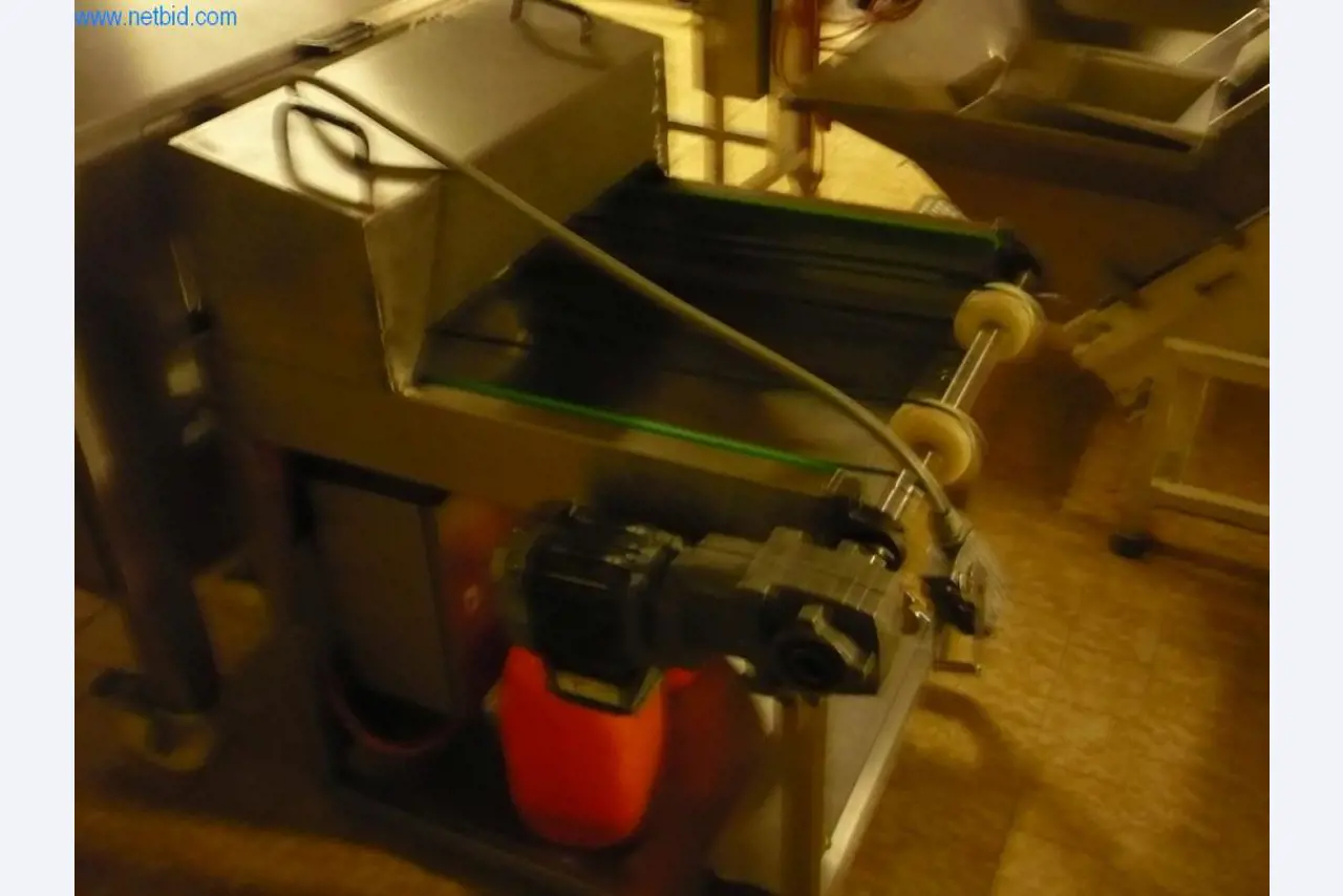 Máquinas de padaria numa grande padaria-2