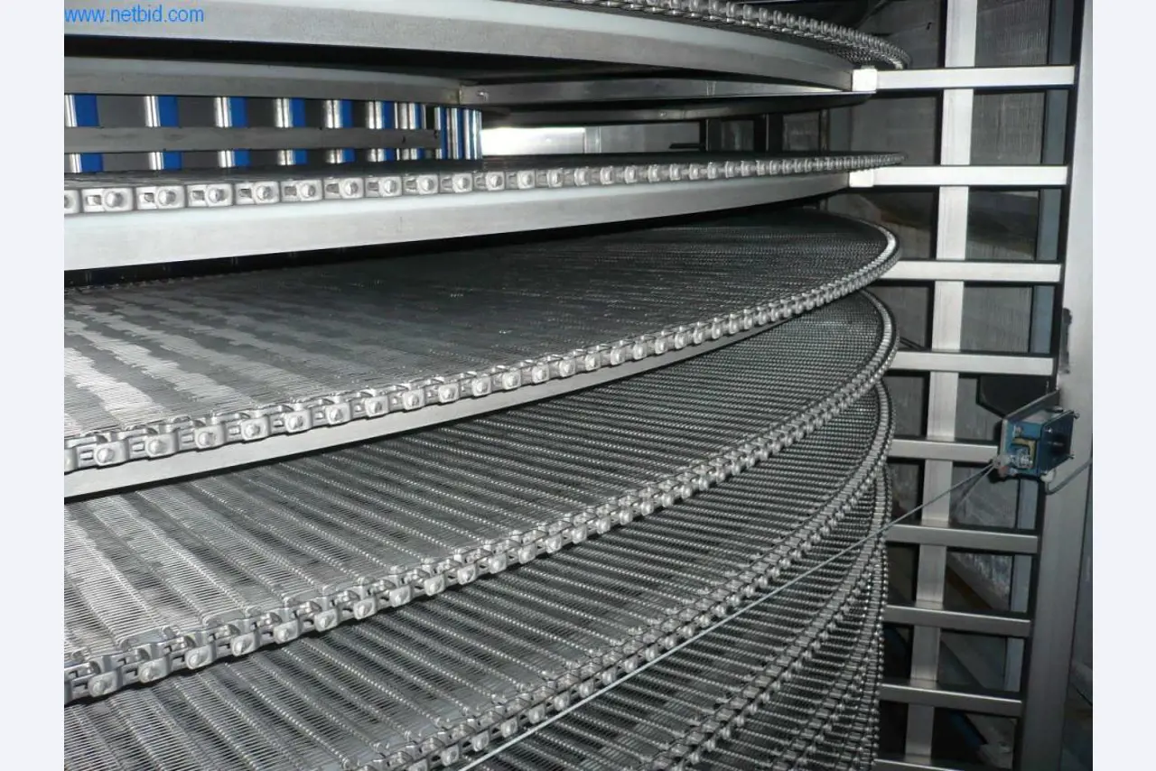 Máquinas de panadería en una gran panadería-4