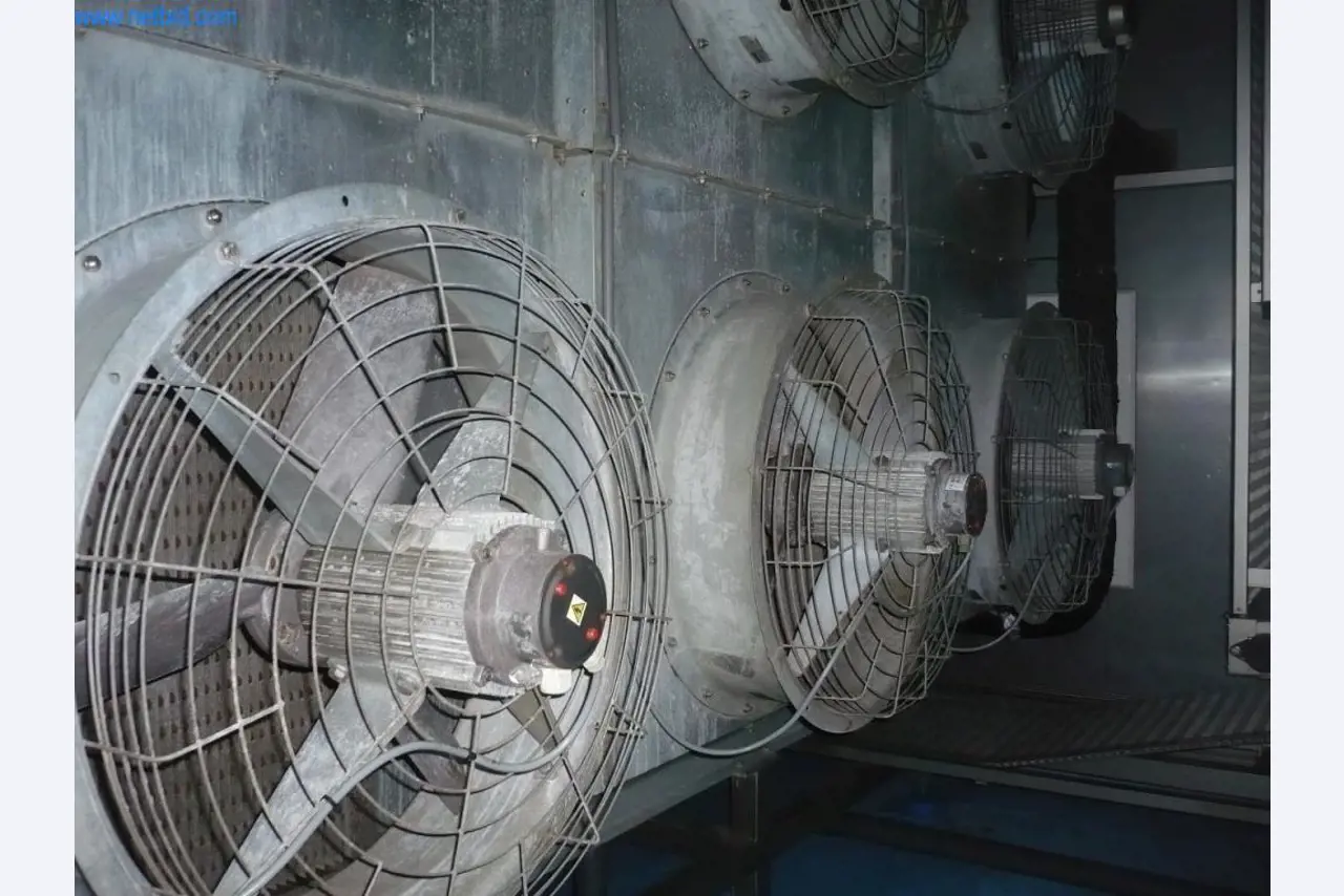 Máquinas de panadería en una gran panadería-5