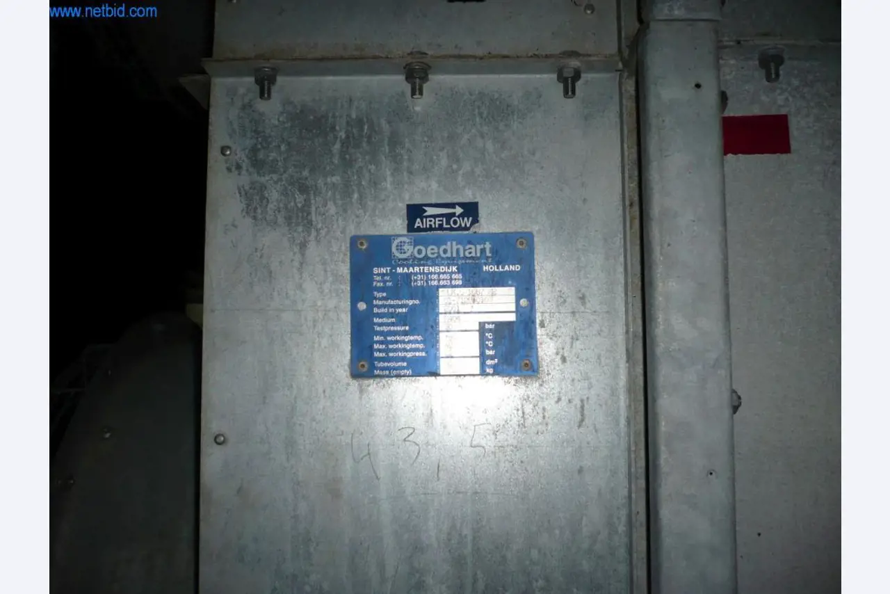 Máquinas de panadería en una gran panadería-7