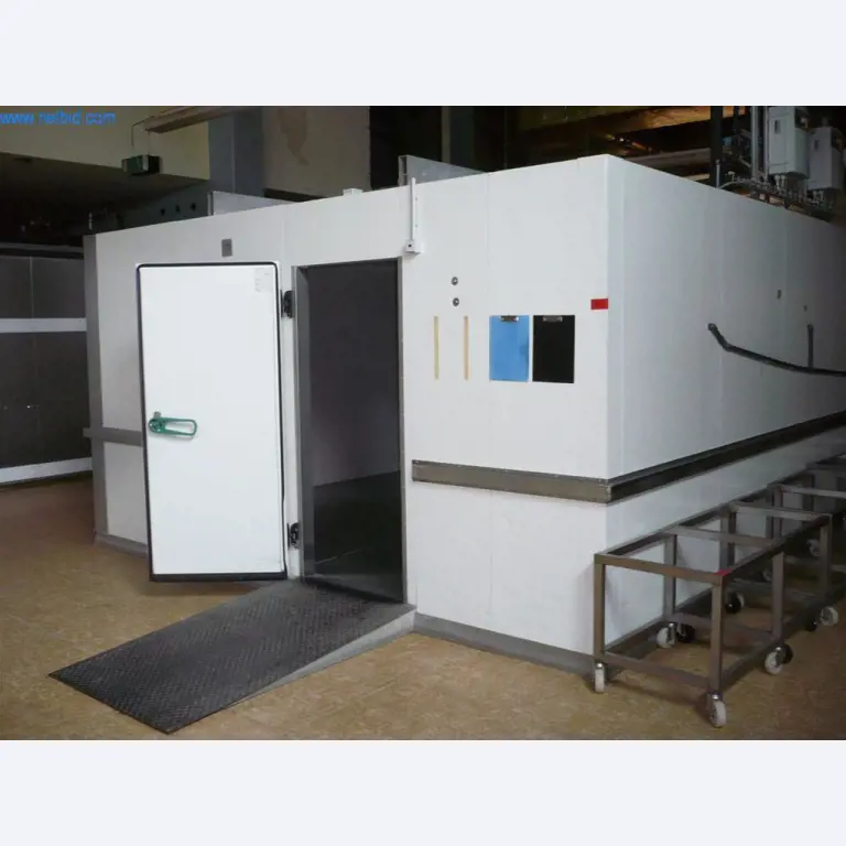 Máquinas de panadería en una gran panadería-1