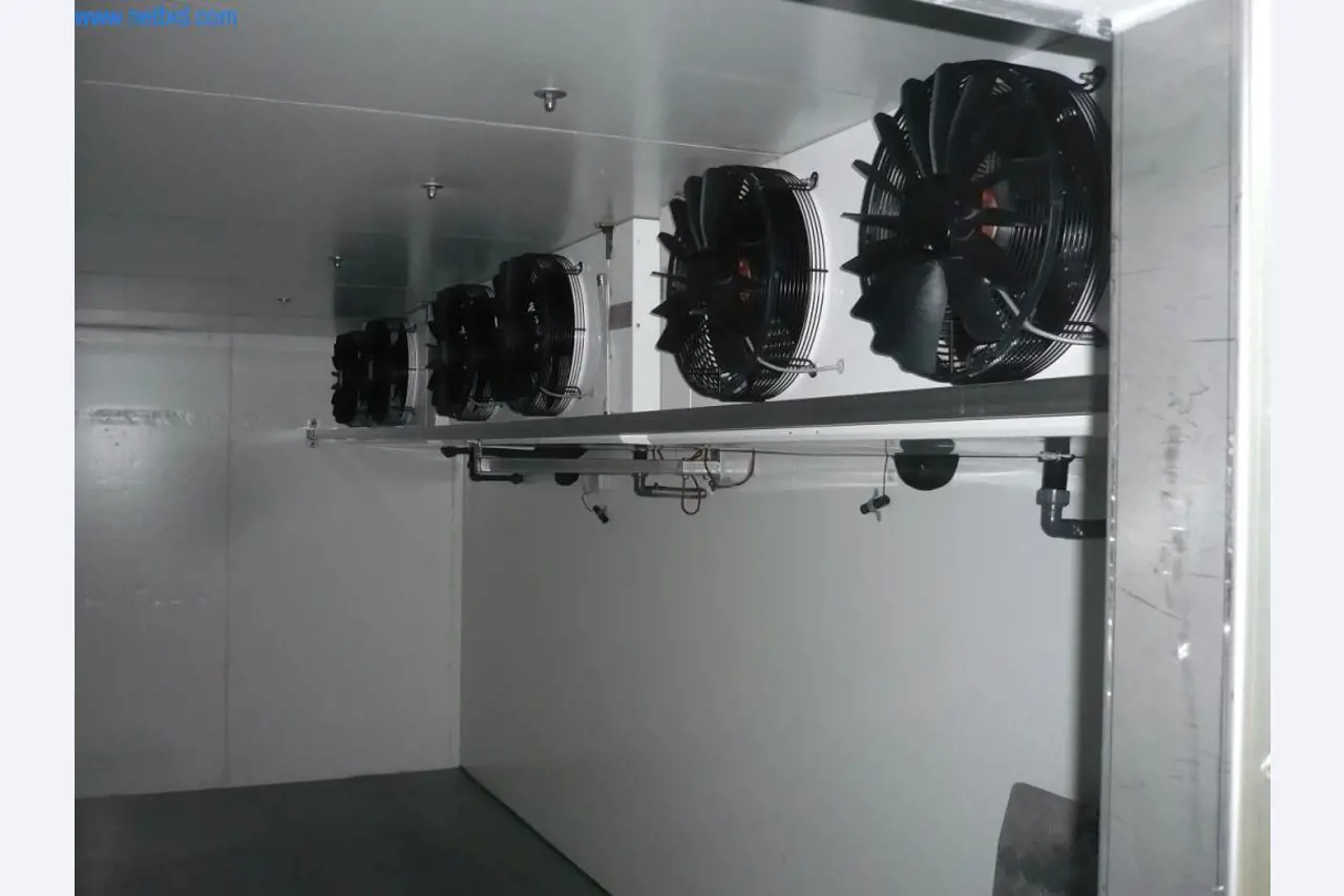 Máquinas de panadería en una gran panadería-2