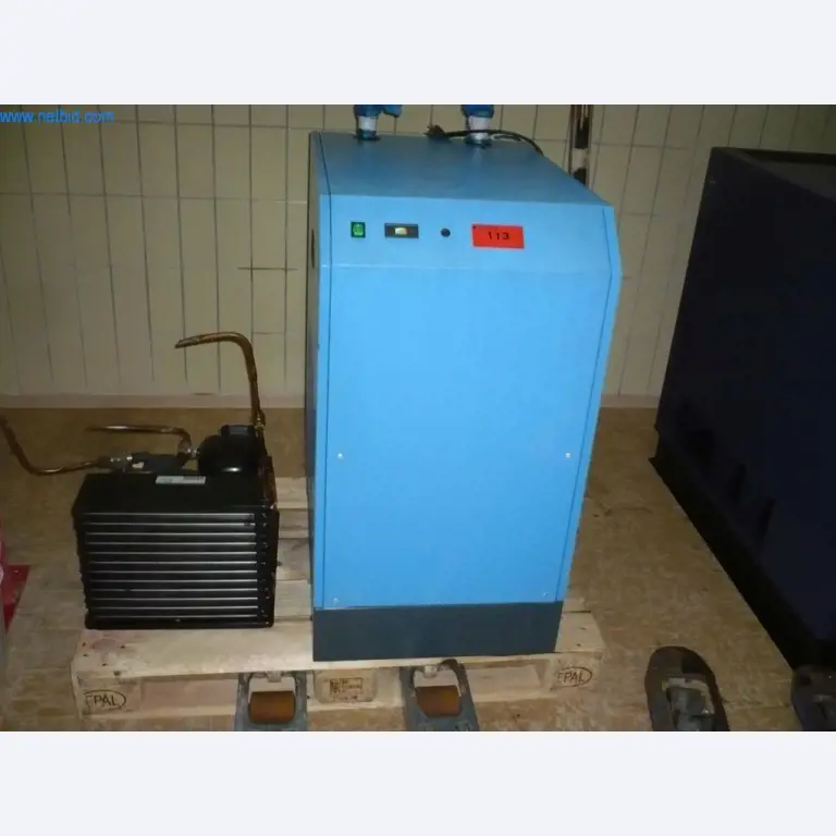 Máquinas de padaria numa grande padaria-1