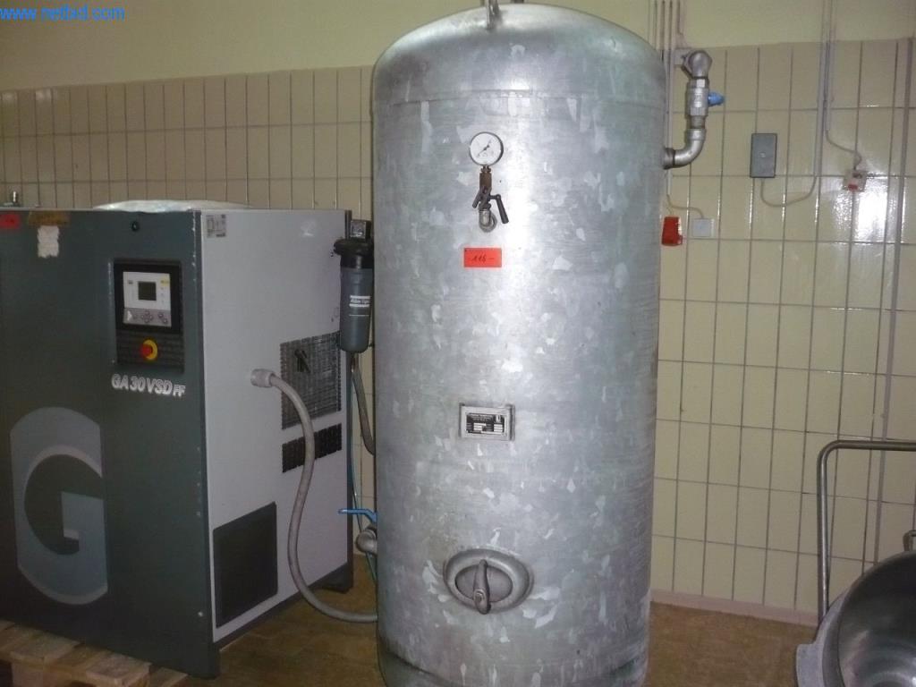 Pekařské stroje ve velké pekárně-2