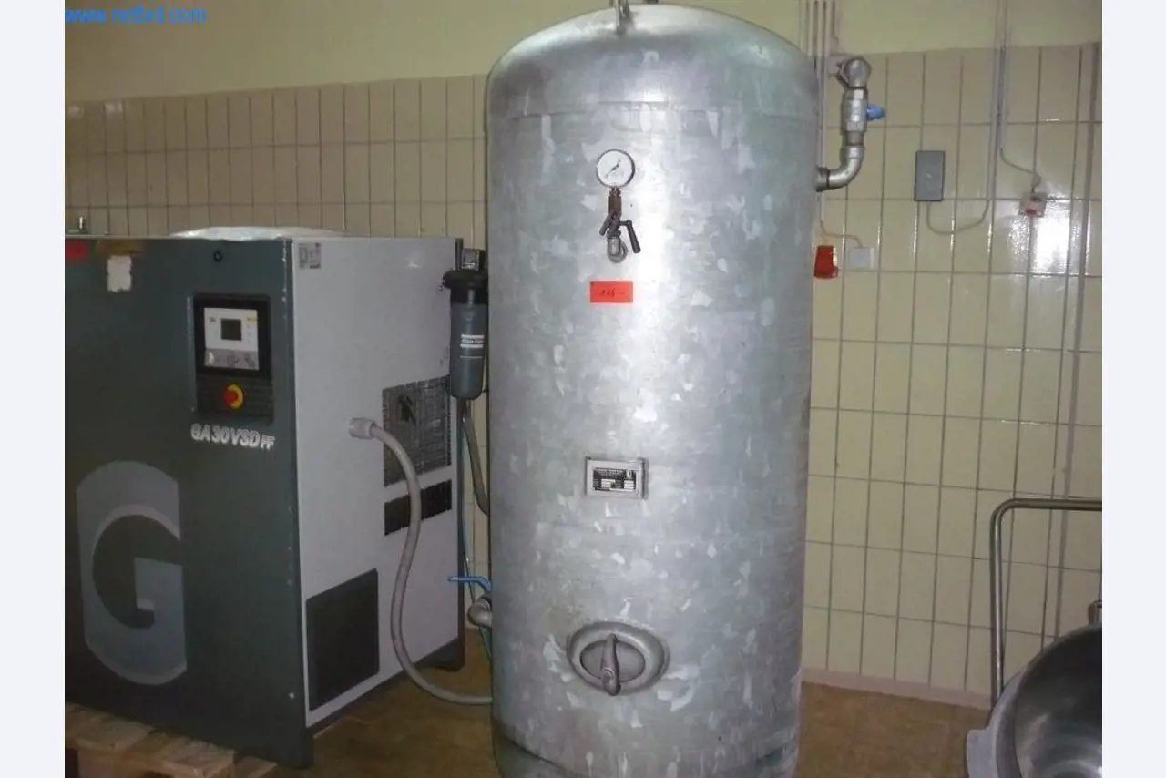 Máquinas de padaria numa grande padaria-2