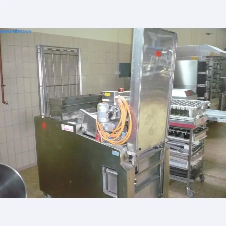 Máquinas de padaria numa grande padaria-1