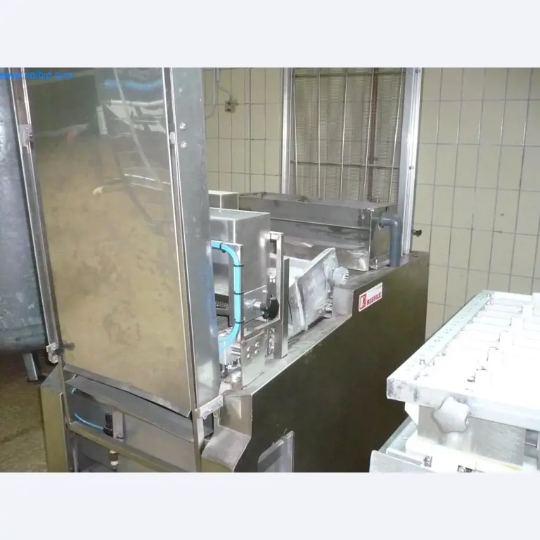 Máquinas de padaria numa grande padaria-2