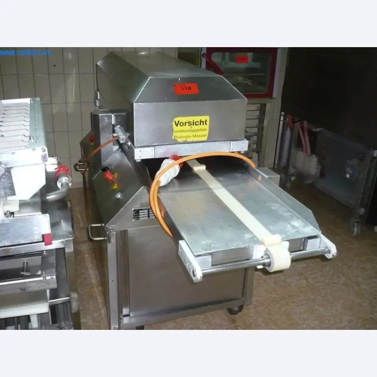 Máquinas de panadería en una gran panadería-1