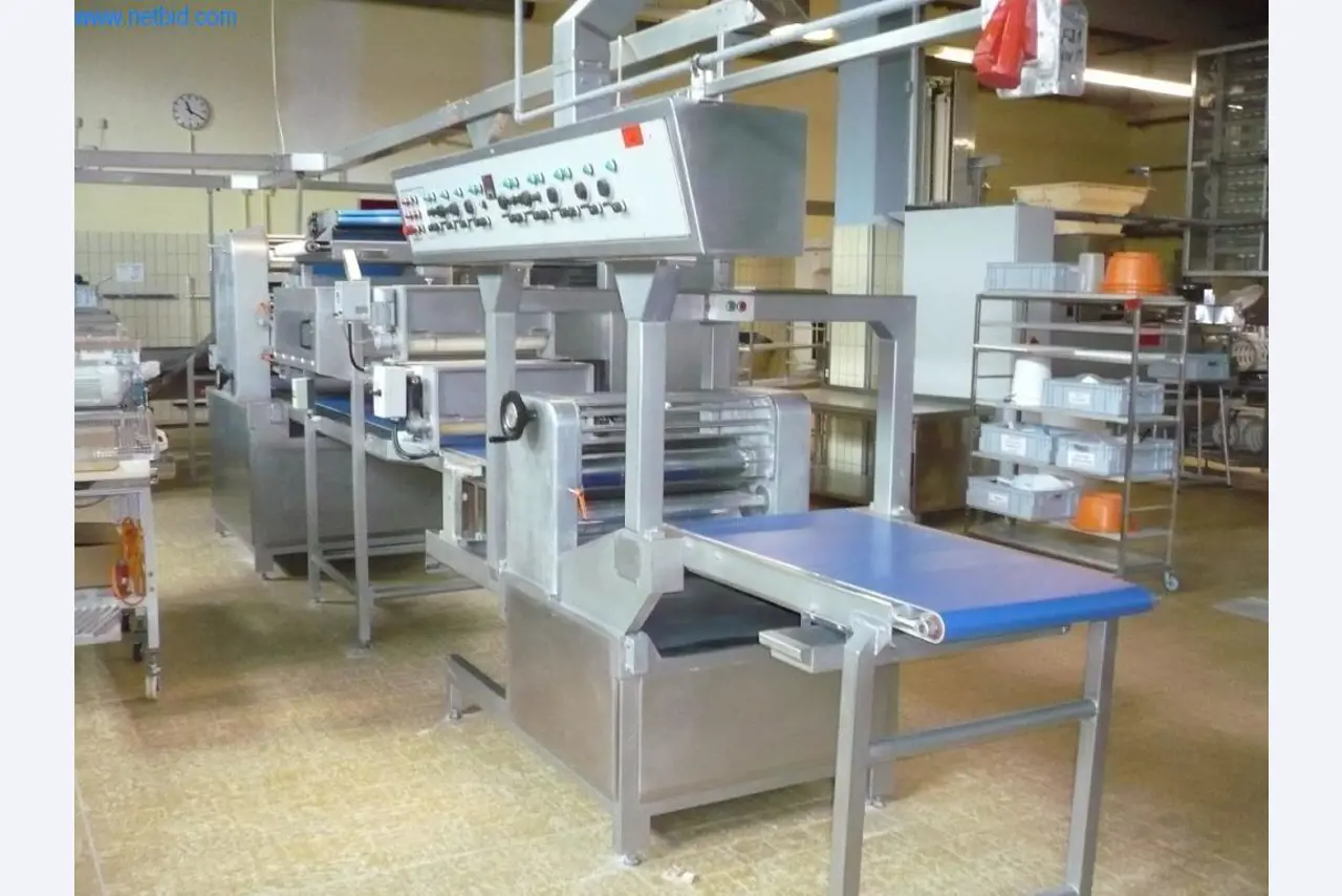 Bäckereimaschinen einer Großbäckerei-2