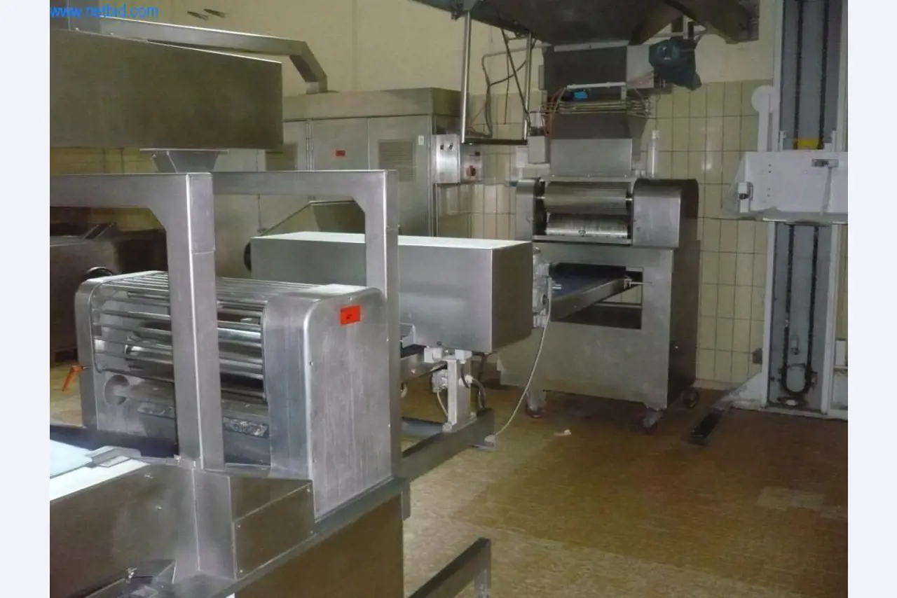 Bäckereimaschinen einer Großbäckerei-3