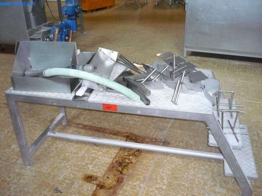 Pekařské stroje ve velké pekárně-5