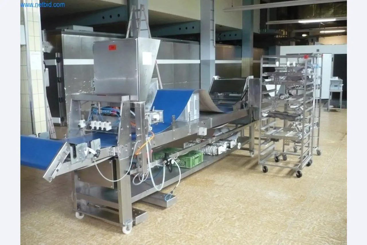 Bäckereimaschinen einer Großbäckerei-1