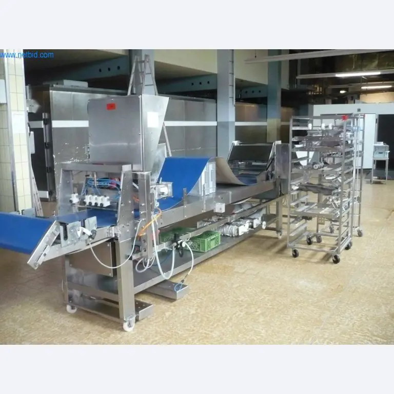 Bäckereimaschinen einer Großbäckerei-1