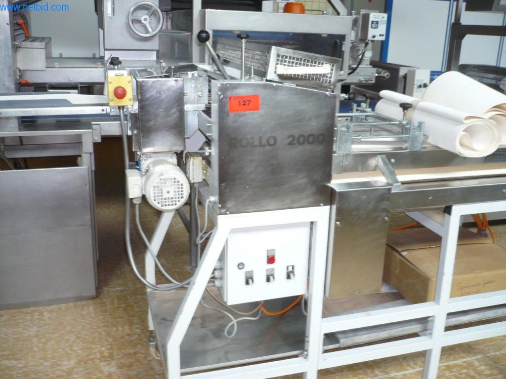 Pekařské stroje ve velké pekárně-1