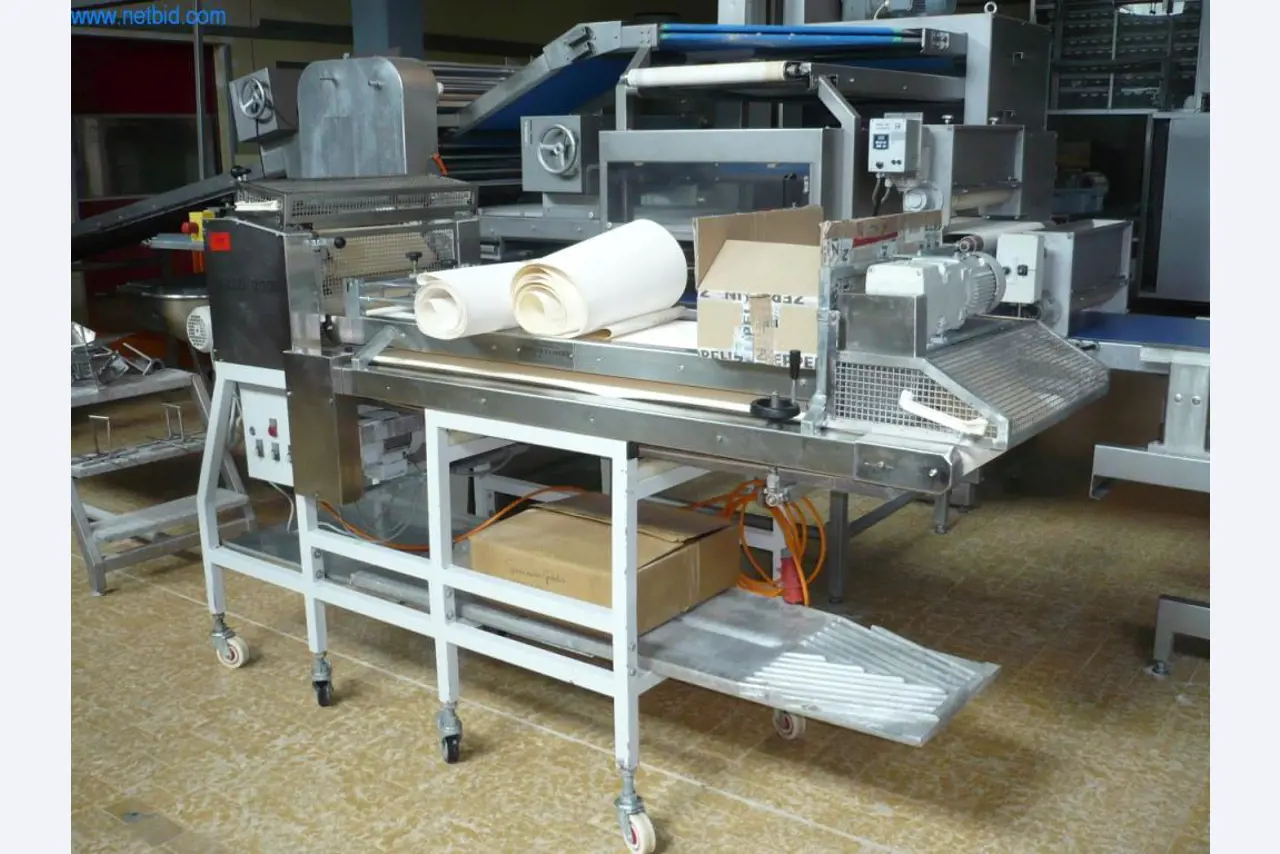 Bäckereimaschinen einer Großbäckerei-2