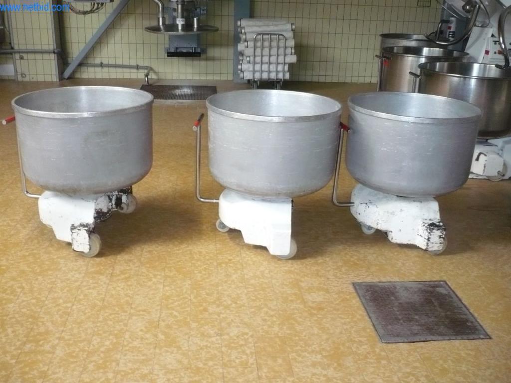 Máquinas de panadería en una gran panadería-2