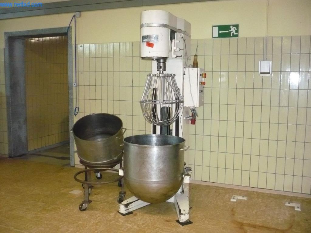 Bäckereimaschinen einer Großbäckerei-1