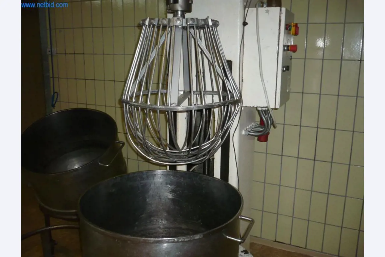 Bäckereimaschinen einer Großbäckerei-2