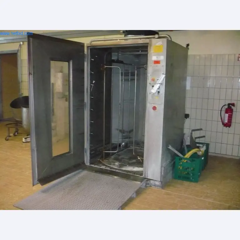 Máquinas de padaria numa grande padaria-1