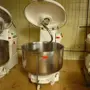 thumbnail-Bakkerijmachines in een grote bakkerij-1