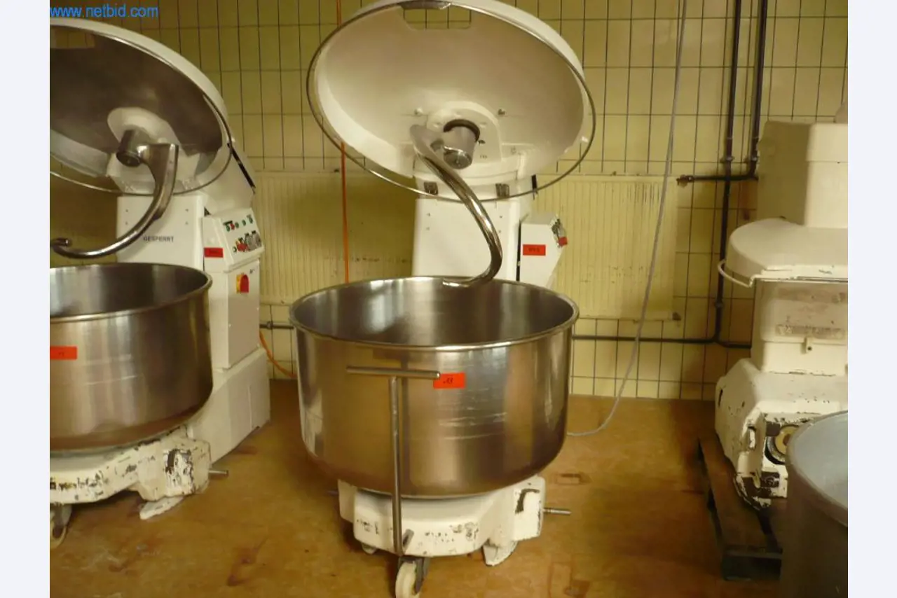 Bäckereimaschinen einer Großbäckerei-1