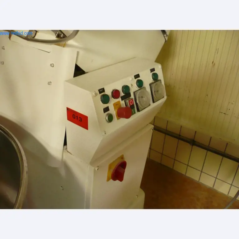 Bäckereimaschinen einer Großbäckerei-2