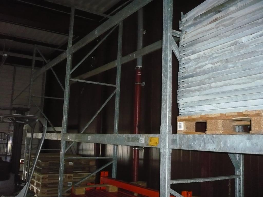 Pekařské stroje ve velké pekárně-2