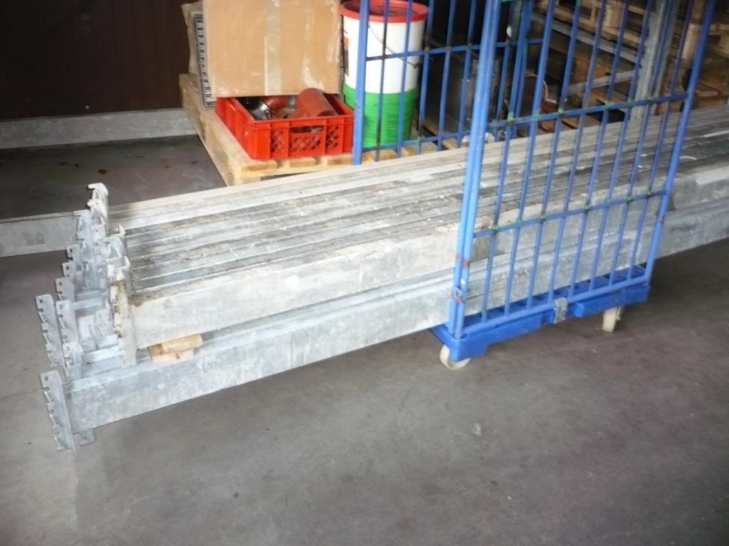 Pekařské stroje ve velké pekárně-3