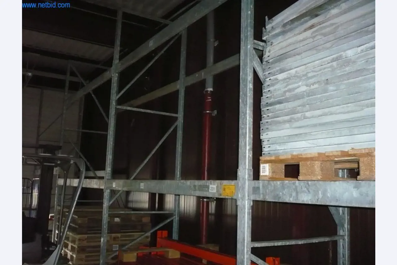 Pekařské stroje ve velké pekárně-2