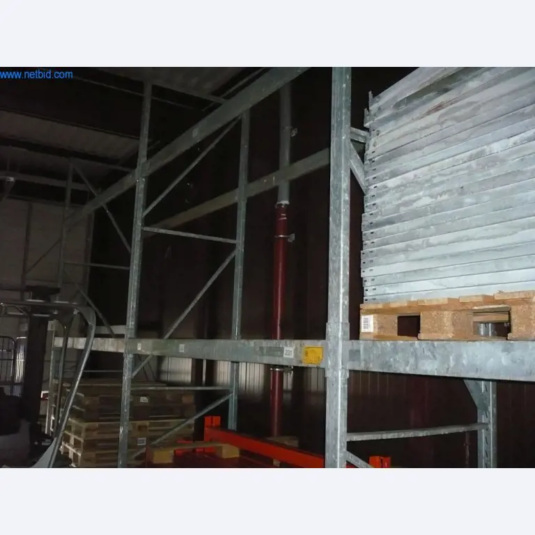 Pekařské stroje ve velké pekárně-2