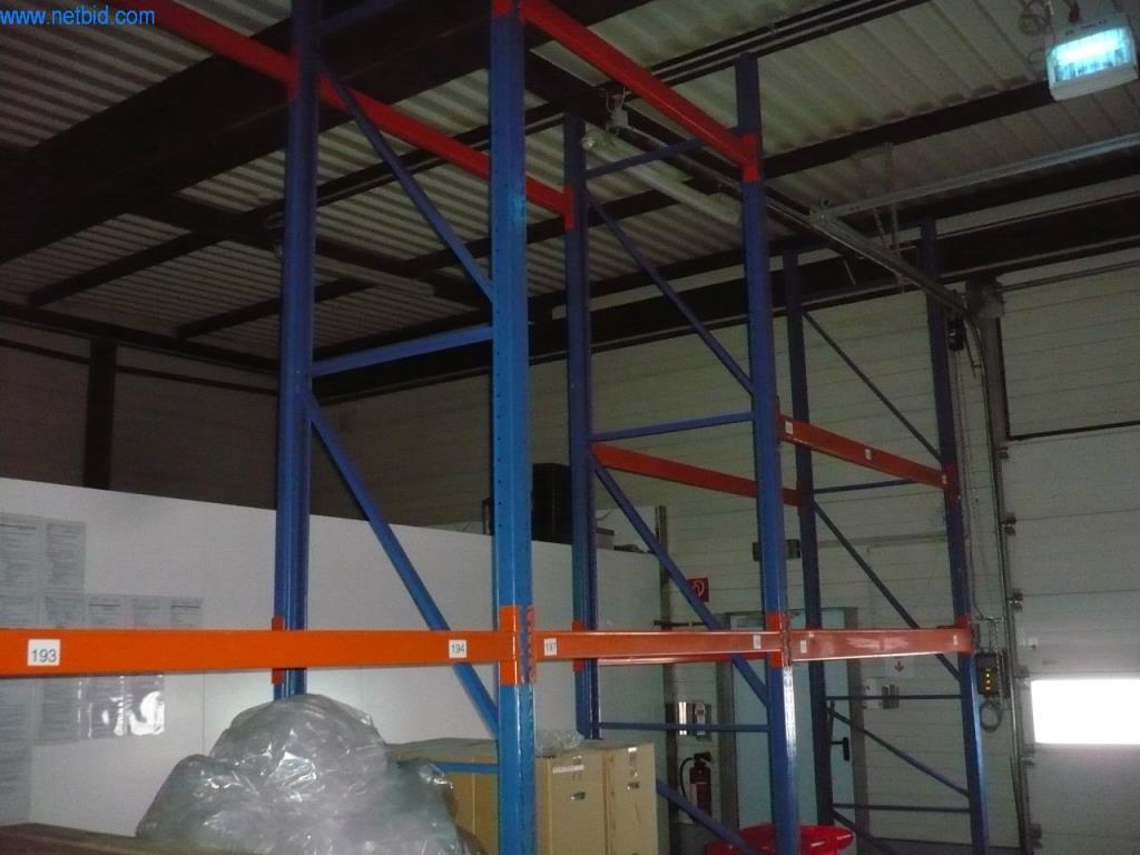 Pekařské stroje ve velké pekárně-1