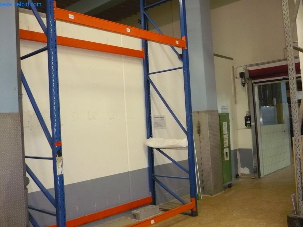 Pekařské stroje ve velké pekárně-2