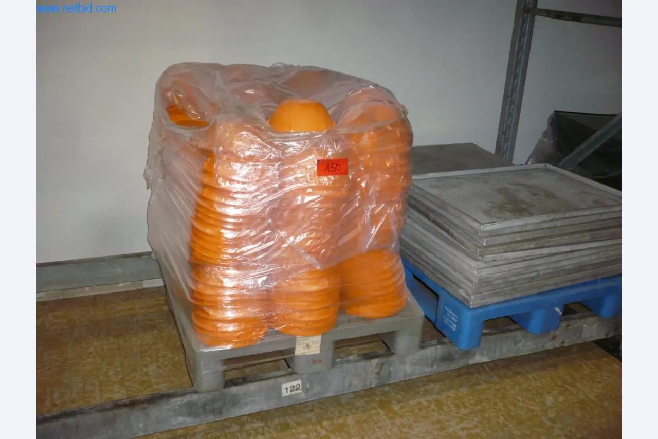 Bäckereimaschinen einer Großbäckerei-1