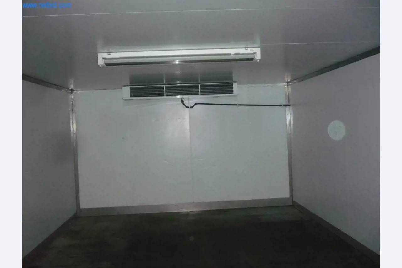 Máquinas de padaria numa grande padaria-2