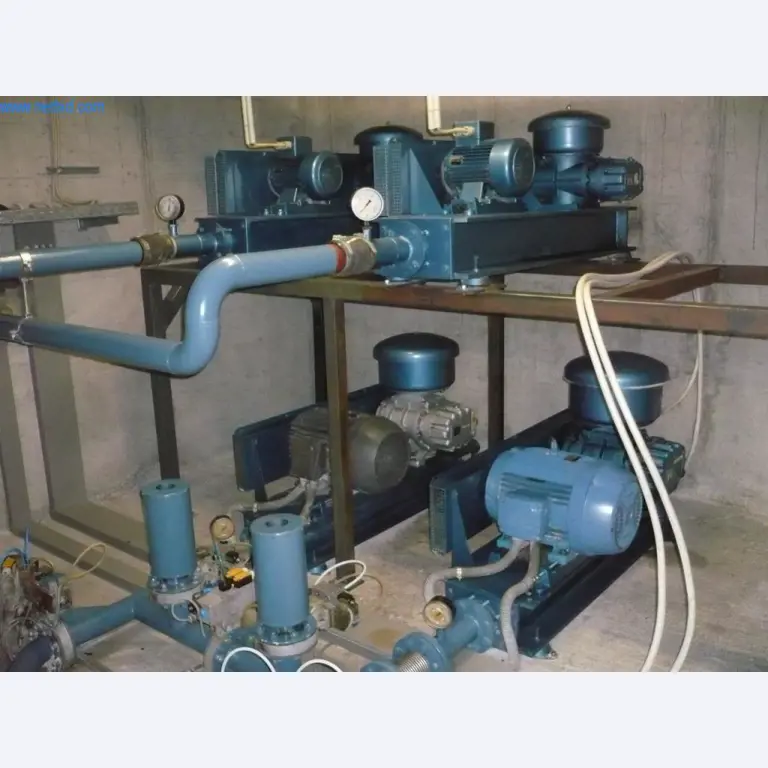 Pekarski stroji v veliki pekarni-6