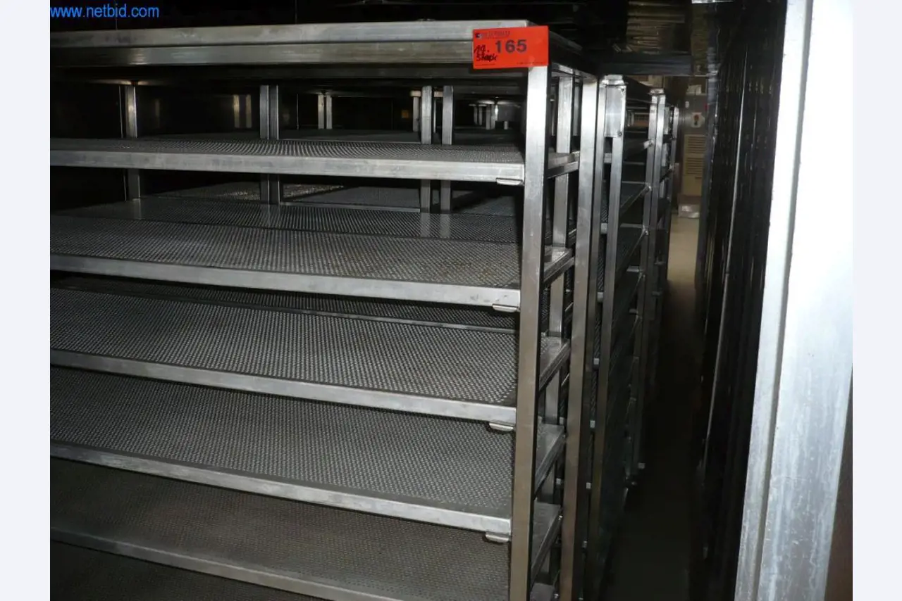 Máquinas de padaria numa grande padaria-1