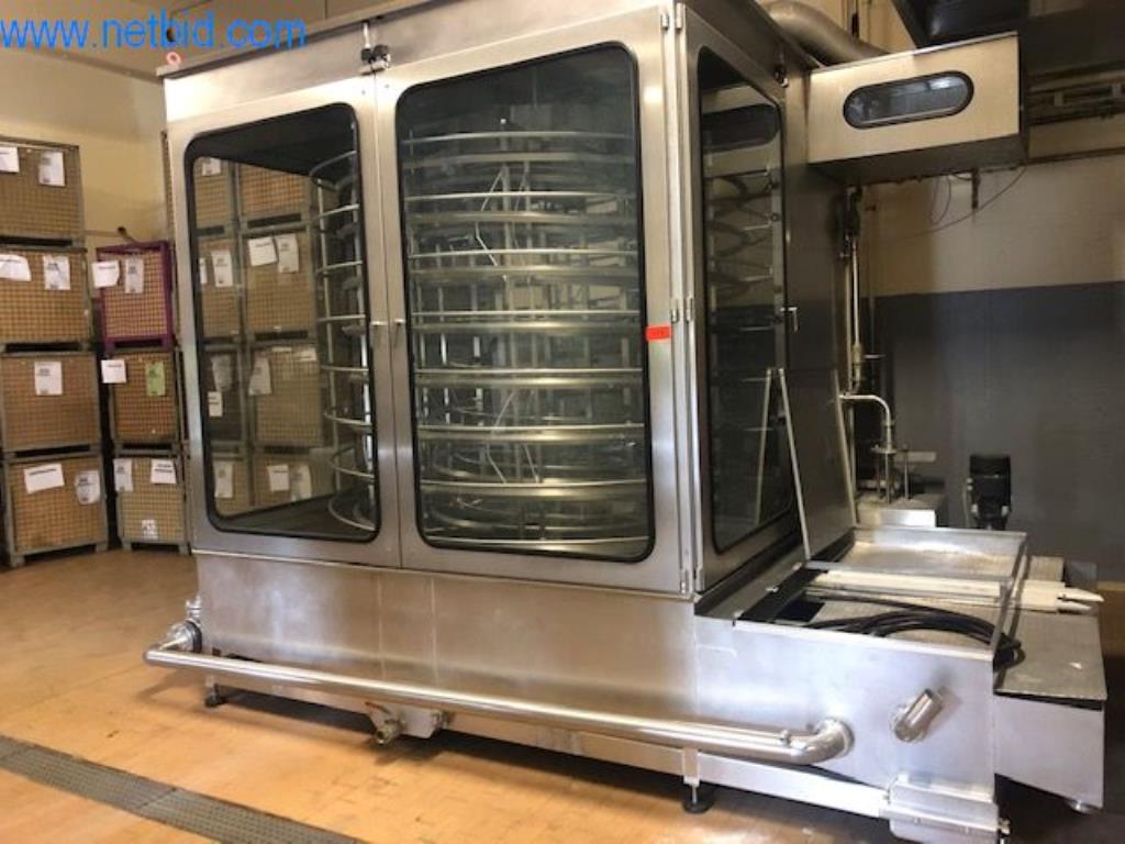 Pekarski stroji v veliki pekarni-3