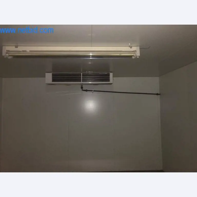 Pekařské stroje ve velké pekárně-2