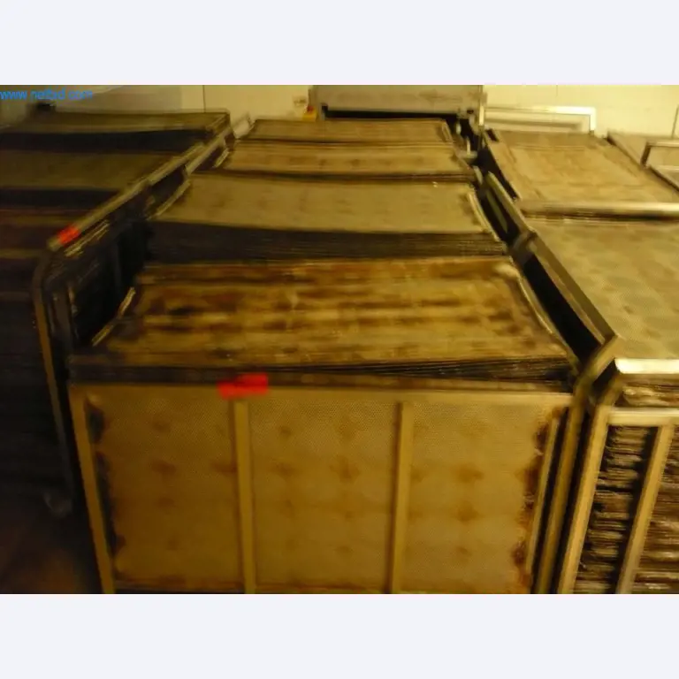 Maszyny piekarnicze w dużej piekarni-1