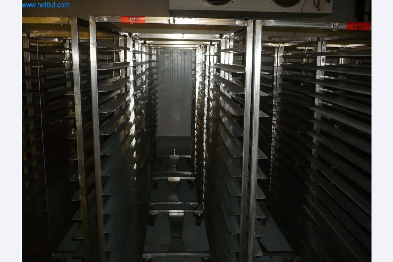 Bäckereimaschinen einer Großbäckerei-1