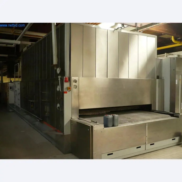 Máquinas de panadería en una gran panadería-2