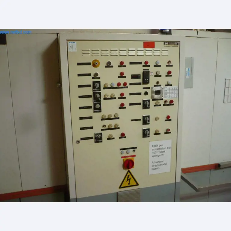 Máquinas de panadería en una gran panadería-3