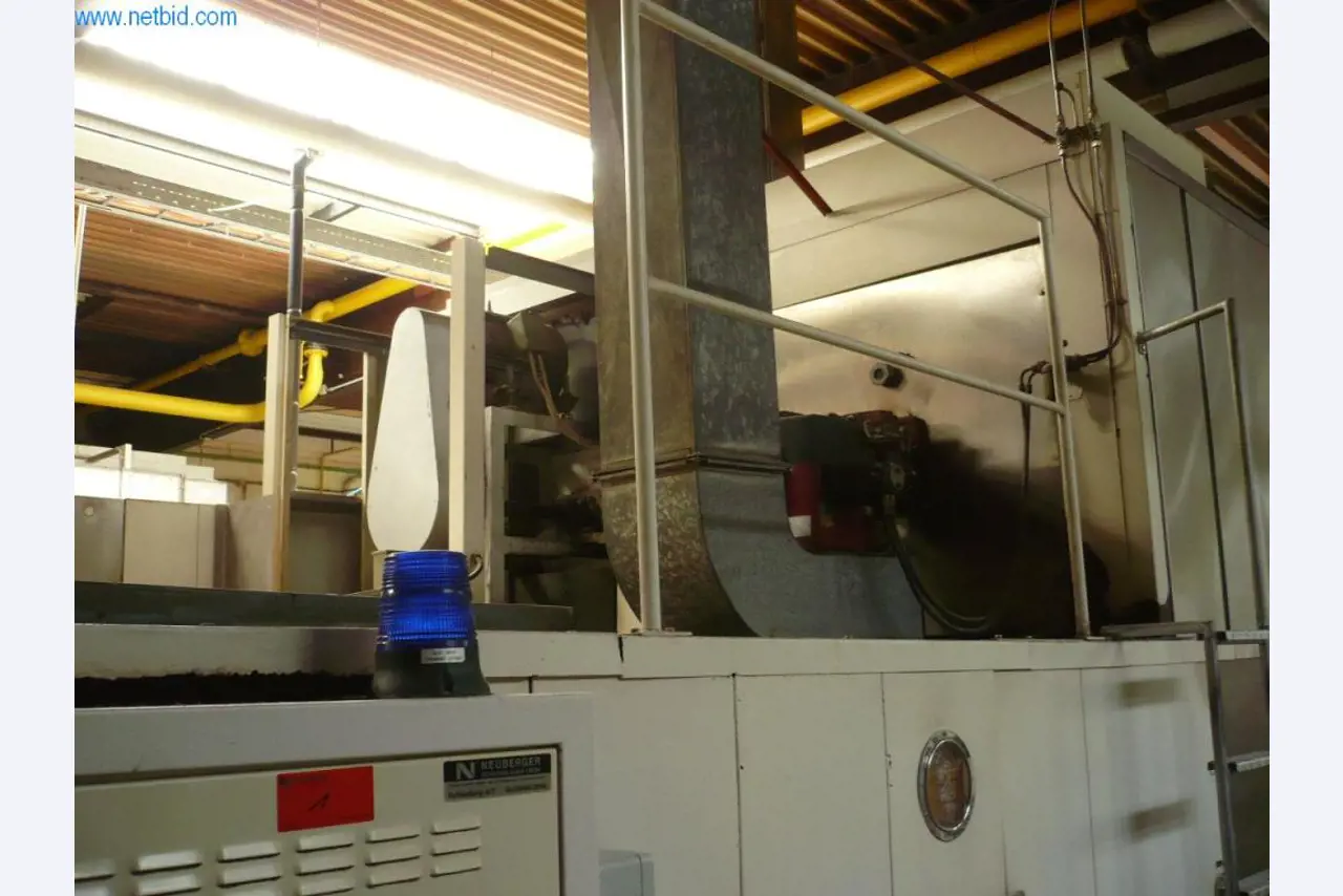 Máquinas de panadería en una gran panadería-4